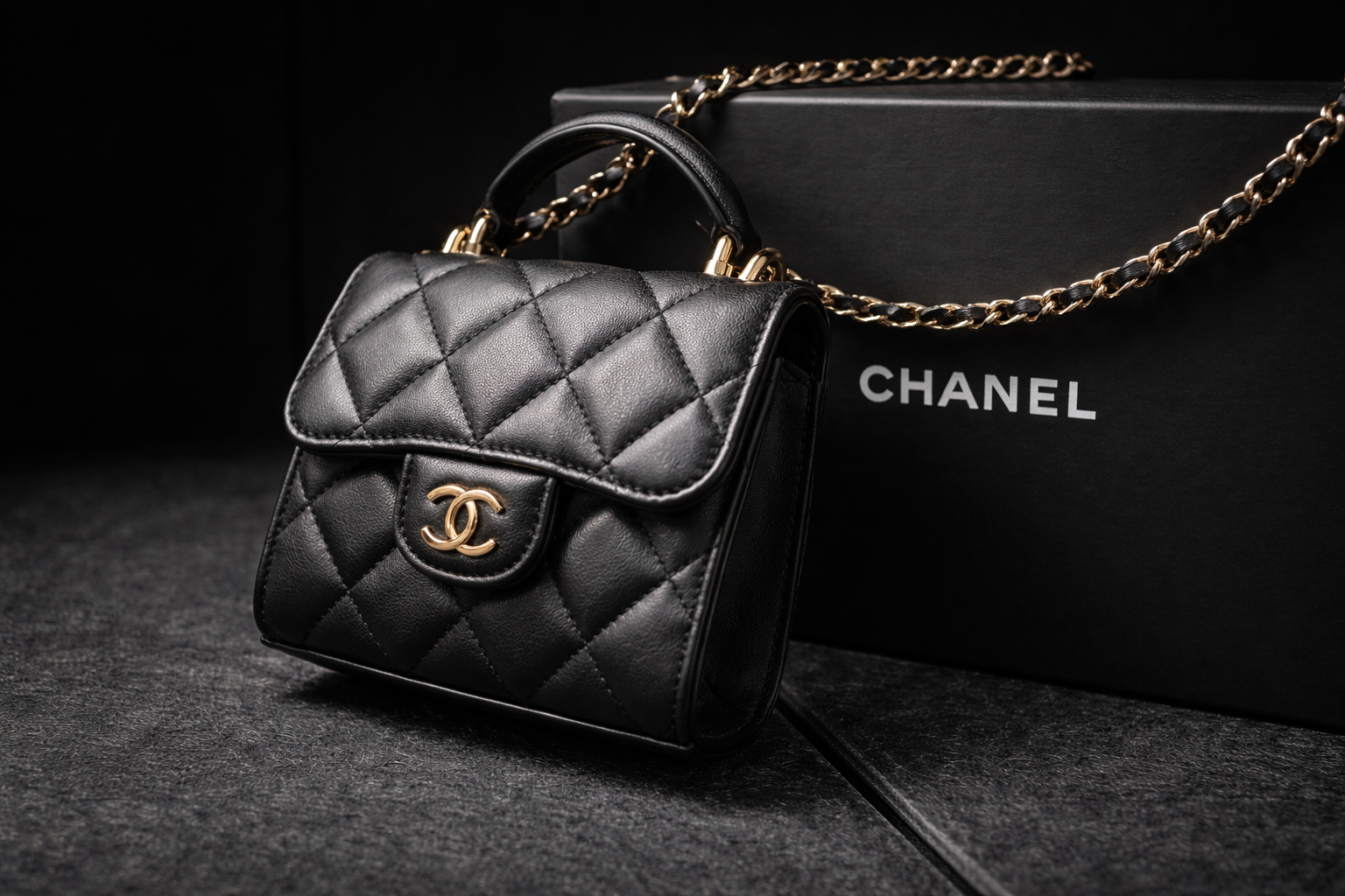 CHANEL ミニマトラッセ お買取りさせていただきました！